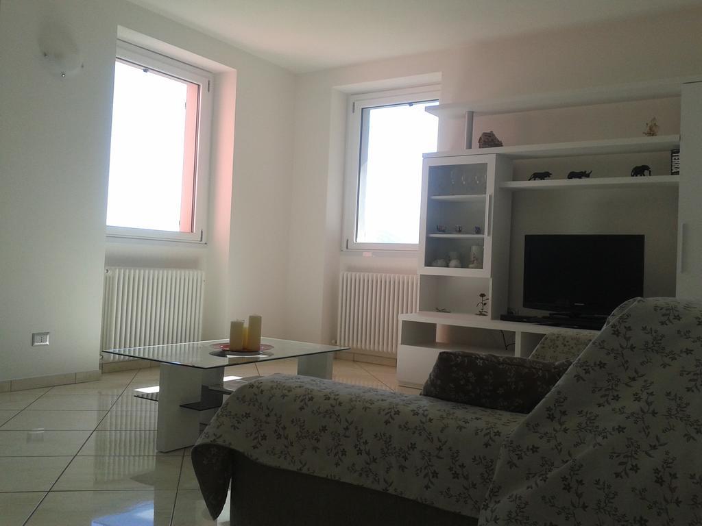 Villa Casa Azalea San Siro  Zimmer foto