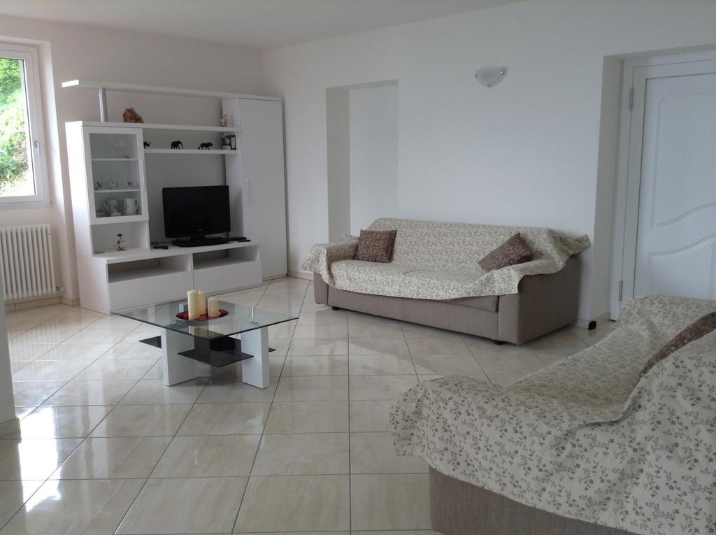 Villa Casa Azalea San Siro  Zimmer foto
